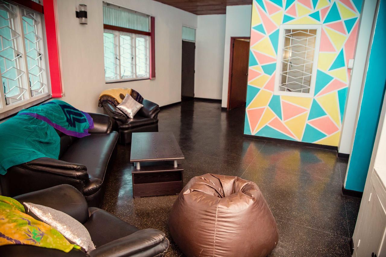 קולומבו Tuk Tuk Hostels מראה חיצוני תמונה