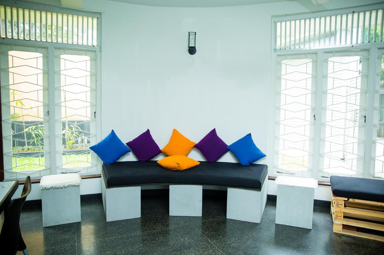 קולומבו Tuk Tuk Hostels מראה חיצוני תמונה